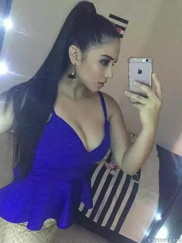 Estefania Profile image 4